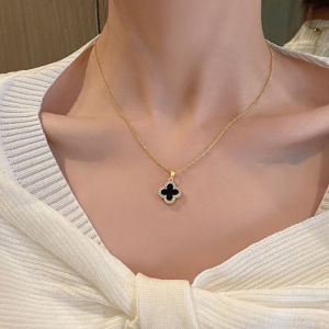 Bestella💗Kalung paduan titanium dengan empat daun semanggi/kalung bunga hitam fesyen wanita/rantai klavikula mewah dengan lampu VDY
