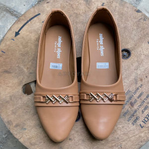 Flat Shoes Wanita Trendi dengan Aksen Emas - Hitam/Moka