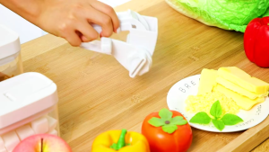 Stainless Steel Cheese Grater Rotary Grater Manual Cheese Cutter with Three Stainless Steel Drum