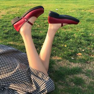 ขายรองเท้าแมรี่เจนส้นแบนขายดีราคาถูกสำหรับผู้หญิง รองเท้าหนังส้นเตี้ยทรงเหลี่ยมในฤดูใบไม้ร่วงสำหรับผู้หญิง สไตล์วิทยาลัย