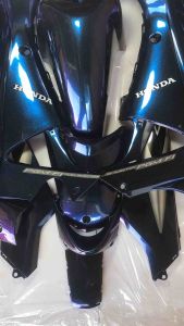 ชุดสี125iไฟเลี้ยวบังลมสี3มิติ สีเหลือบ เฟรม125i แฟริ่ง125Sโฉมiปี2548-2554เปลือกงานABSประกอบสนิท