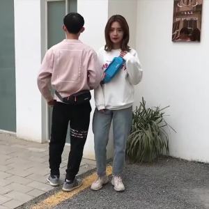 เต้านมผู้ชายแพคเกจกันน้ำกระเป๋ากีฬากลางแจ้งฟอร์ดกระเป๋าสไตล์เกาหลีเอวกระเป๋า F Anny กระเป๋า C Rossbody ชายกล้วยกระเป๋า