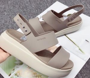 Sandal Cross đế xuồng Booklym mid cao 5cm quai bấm cho nữ màu kem nâu