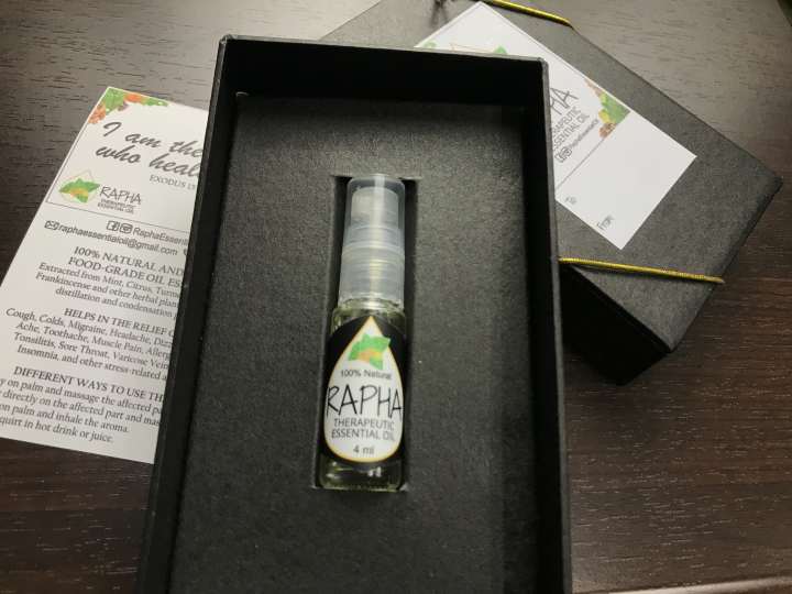 Rapha Therapeutic Essential Oil, 4 ml spray glass bottle in elegant