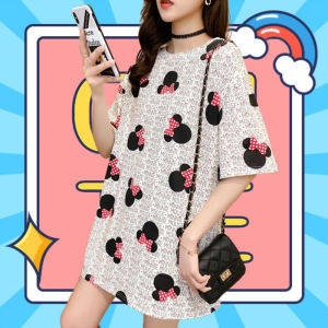 DMshoes มาเร๊ววววมาเร็วววว เสื้อยืดสวยๆเหมาะกับสาวๆน่ารักๆ แต่งลายการ์ตูนทั้งตั้ง มี 2 สีให้เลือก 2 สี แต่ไม่สองใจนร้าา เนื้อผ้าดี ใส่สบาย ไม่ร้อน