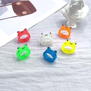 Glow In The Dark Rings Luminous Frog Ring Funny Animal Finger Ring Colored Handmade Ring Suitable for Girls Children