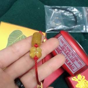 vòng tay cỏ 4 lá và lu thống đá thạch anh tóc vàng tự nhiên vip vòng tay đá phong thuỷ hợp mệnh kim mệnh thổ trang sức thiết kế đủ bill thẻ bảo hành