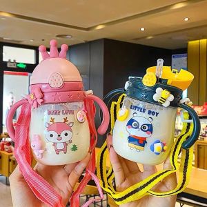 POTIKA 300 ml แก้วหัดดูดเด็ก แก้วน้ำเด็ก หลอดเด้ง ไม่ดูดไม่ไหล มีกันสำลัก+สายคล้อง มี 2 ลายให้เลือก ขนาด ความต้านทานการตก ไม่มีการรั่วไหลของน้ำ