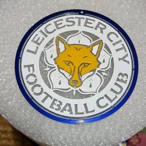 โลโก้ เลสเตอร์ซิตี้ แบบแขวน เหล็กตัดเลเซอร์ขนาด 18 * 18 cm เหล็กหนา 2 มิล น้ำหนัก 0.4 kg. ทำสีเหมือนจริงใช้สี 2K สีพ่นรถยนต์ภายนอกขั้นตอนการทำเหมือนทำสีรถยนต์ภายนอกทุกขั้นตอนเคลือบเงา สวยงามคงทนไม่เป็นสนิม หุ่นไม่จับทำความสะอาดง่าย ติดตั้งง่าย