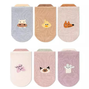 1 Pair Anti Skid Socks for Baby Soft and Comfortable Floor Socks Learning to Walk Hosiery with Cartoon Pattern Feature