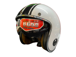 Mt Le Mans Helmet full of personality. In addition to its great safety features its shape gives off high doses of style that brings you back to t he 80s.!The Helmet comes with Full Singapore PSB Approved license.
