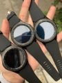 Đồng hồ thông minh Samsung Gear S3 Frontier. 