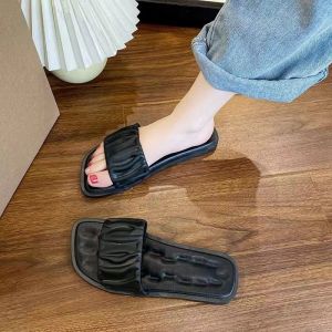 [Free Shipping] New Summer Slippers For Outdoor Wear Fashionable Indoor Home Use Wear-Resistant Casual Non-Slip Slip-On Slippers For Girls Dormitories