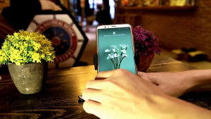 Ergonomic di động điện thoại di động Chân máy điện thoại thông minh phổ thông đứng chủ dễ dàng để thực hiện cho streaming hội nghị video