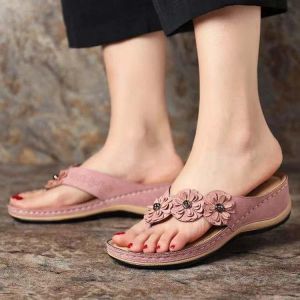 [Free Shipping] Summer New Floral Sandals Thick-Soled Flip-Flops Beach Sandals Size 43