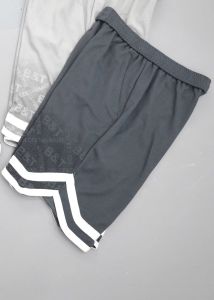 Quần short nam thể thaochất liệu tổ ong co giãn thoáng mát.có 2 túi khóa sườn+dây rút trong