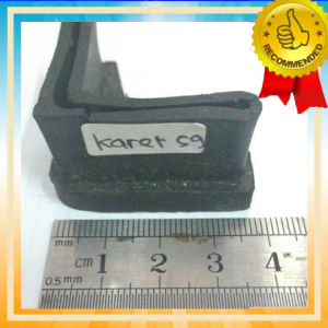 ( 4pcs ) Karet Kaki Meja Kursi Rak Besi Siku 3x3