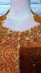 set kebaya pesta kerah sabrina + longtorso + rok dan slendang gold