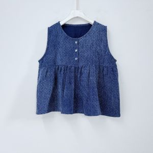 เสื้อแขนกุด เสื้อระบาย เสื้อผ้าฝ้าย 100% ทอลายในตัว สีม่อฮ่อม ทำหินขัด(Stone Wash)ผ้านุ่มมากใส่สบาย