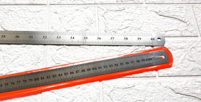 Penggaris Besi 100 Cm / Garisan Besi 1 Meter / Penggaris Besi Mistar