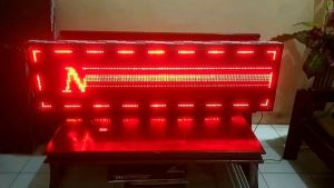 Running teks 2 Muka 140x40 cm setting by HP full outdoor tahan panas hujan rangka aluminium kuat produk Doso Solo LED