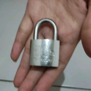 Gembok Rantai Merk Oliq 30mm: Keunggulan & Keamanan