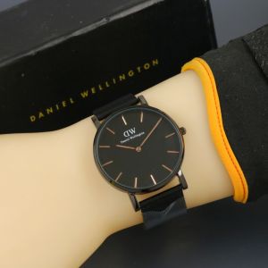 Box Exclusive Jam Tangan WD Bulat VA-845EA / Jam Tangan Fashion Wanita Tali Rantai Pasir Diameter 4cm
