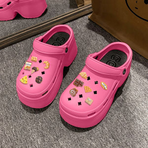 NDDshop สินค้าขายดีแนะนำมาก รองเท้าแตะหัวโตรัดส้น งานทรงสวมแฟชั่น รุ่นนี้มาพร้อมความสูง 2.5 นิ้ว ใส่สบาย น้ำหนักเบา พร้อมส่งหลายสีให้เลือกซื้อ ใครมองหารองเท้าดีๆ ต้องรุ่นนี้เลย