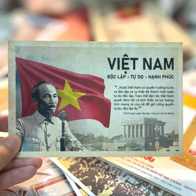Bưu thiếp mừng Quốc khánh 2/9 có đóng dấu check in Km0 Bưu điện Bờ Hồ