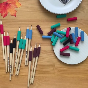 ปลอกจับปากกาโฟมจับที่ใส่ดินสอฟองน้ำตามหลักสรีรศาสตร์10ชิ้นสำหรับเด็กนักเรียนผู้ใหญ่ศิลปินเขียนด้วยลายมือพนักงานออฟฟิศ