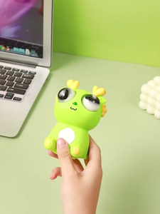 Popping Eyes Dragon Squeeze Toy for Office Novelty Squeezable Animal Toy Student Adult Stress Relief Entertainment Gift