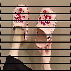 [Free Shipping] Cartoon EVA Clogs WomenS Outdoor Sandals Thick-Soled New Style Cute Soft-Soled Nurse-Style Closed-Toe Shoes Beach Slippers