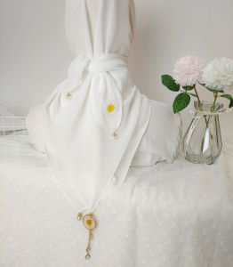 Jifang 90x90cm Plain Bubble Chiffon Square Scarf with Small Daisy Pearls Tassels Decor Muslim Hijabs Bawal WC19