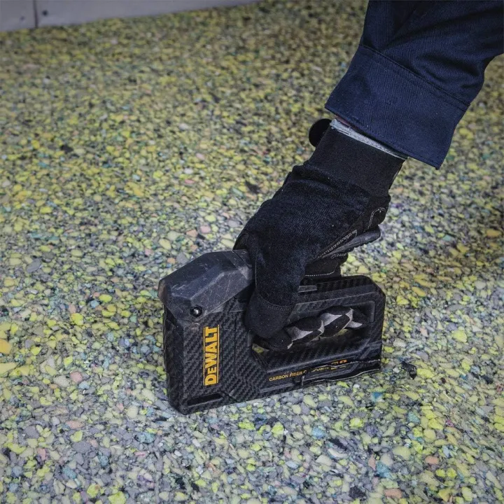 DEWALT%20Stapler,%20Carbon%20Fiber%20Body,%202-in-1%20Tacker,%20Carbon%20Fiber%20Composite%20Staple(DWHT80276)%20-%20Image%204