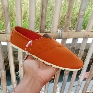 sepatu santai Waka coklat Tan premium pria dan wanita