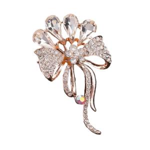 Elegant Flower Brooch Sophisticated Rhinestones Pin Alloy Texture Clothing Suitable for Fashion Women Present