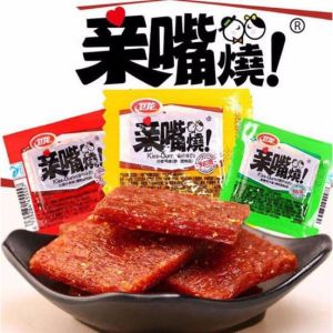 ขนม ราชาล่าเถียว เส้นกลม ซองแดง ขนมหม่าล่า รสเผ็ด (เลขหน้าซองคือวันผลิต) ขนมทานเล่น ที่นิยมของจีน 麻辣王子