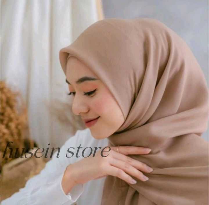 JILBAB SEGIEMPAT BELLA SQUARE .HIJAB SEGI 4 BELLA SQUARE. KERUDUNG SEGI EMPAT POLOSS4 Bella Square Laser Hijab Terbaru Ukuran 115 x 115cm Kerudung butik Terbaru