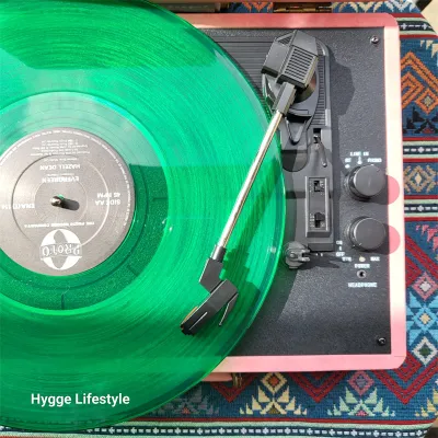 แผ่นเสียงไวนิลสีขนาด 12 นิ้วสามารถเล่นแผ่นเสียงไวนิลมือสองได้ vinyl record