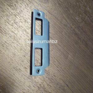 PLAT PEMANIS KUNCI 114x31x31mm pintu BODY BODI HIASAN selot lubang M tanggung medium suku cadang spare part komponen