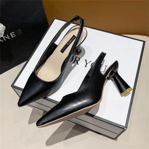 รองเท้าผู้หญิง รองเท้าส้นสูง รองเท้าหัวแหลม หนังนิ่ม สูง2-3นิ้ว ไซส์ 35-42 รูปร่างสง่างาม ทรงสวยใส่ทำงาน ใส่เที่ยว