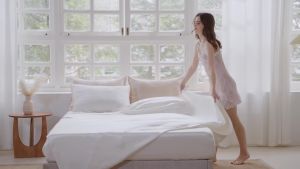 THXSILK Sleep Mask 22 Momme Mulberry Silk Eye Mask for Women Men Super Soft Cooling Eye Mask with Elastic Band for Sleeping Travel（Purple）