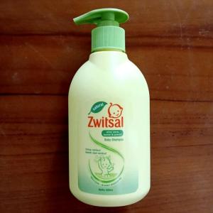 Zwitsal Baby Bath Shampoo Natural Aloe Vera Kemiri & Seledri - Hair & Body 300ml