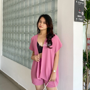 Setelan Wanita Atasan Cardigan Lengan Pendek Dan Celana Pendek Crinkle Airflow Anti Lecek Korean Style Kekinian Terbaru Ootd Xera Set by Clashe