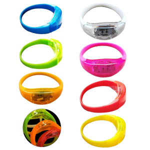 สายรัดข้อมือแฟลชเรืองแสงกำไลกำไลข้อมือ LED ควบคุมด้วยเสียง5ชิ้นสำหรับอุปกรณ์จัดงานปาร์ตี้ในงานเทศกาลคริสต์มาสปีใหม่ KTV บาร์