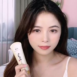 Face Mask for Face Care and Daily Skincare Routine for Home Salon and Travel Toiletry Use Suitable for Makeup Preparation and Personal Care Easy to Store on Dressing Table or Bathroom Shelf