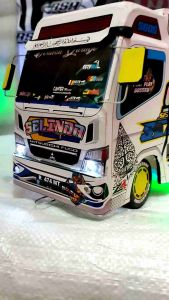 Truk Oleng SELINDA dengan stiker hologram dan design new