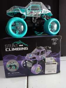 Mainan Mobil Baterai Climbing Stunt Car D168-5