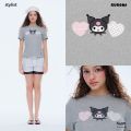 (จัดส่งภายใน35-60วัน) STYLIST | KUROMI Edition - Regular Tee Triple Heart Grey เสื้อยืดพอดีตัว คุโรมิ. 