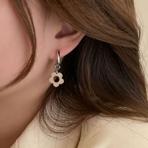 HOT Girls Retro Ear Buckle Circle Earrings Geometry Women Stud Earrings Flower Earrings Korean Style Earrings Gold Hoop Earrings Female Earrings